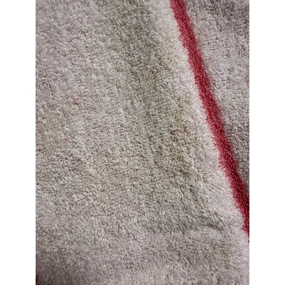 VINTAGE white and pink bath towel